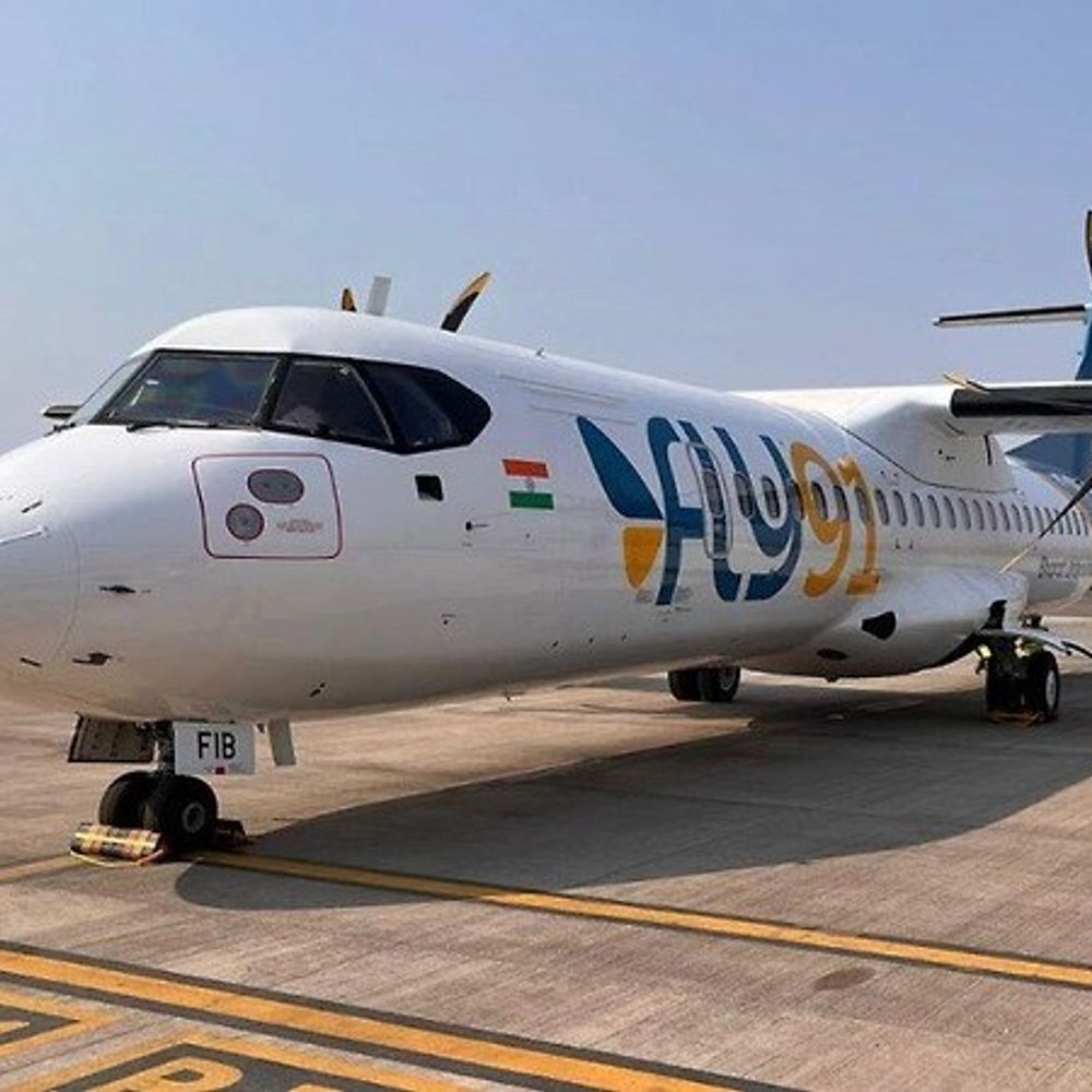 खराब मौसम के कारण हैदराबाद-हुबली फ्लाइट बेंगलुरु डायवर्ट:तीन घंटे हवा में रहा विमान, बाद में हुबली पहुंची फ्लाइट; सभी 22 यात्री सुरक्षित