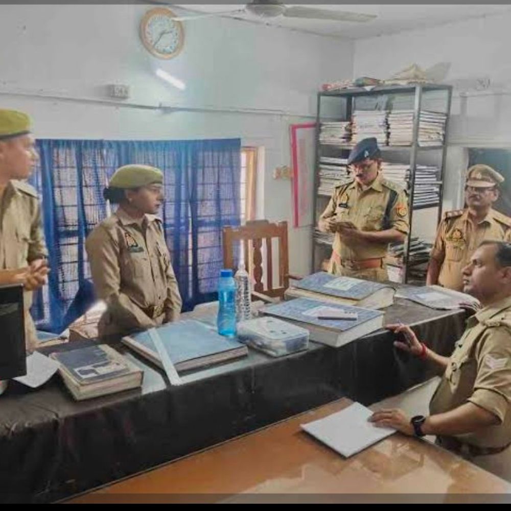 बाराबंकी में घर में घुसकर मारपीट, तोड़फोड़:पीड़ित ने लगाया धर्म परिवर्तन रैकेट चलाने का आरोप, मुकदमा दर्ज