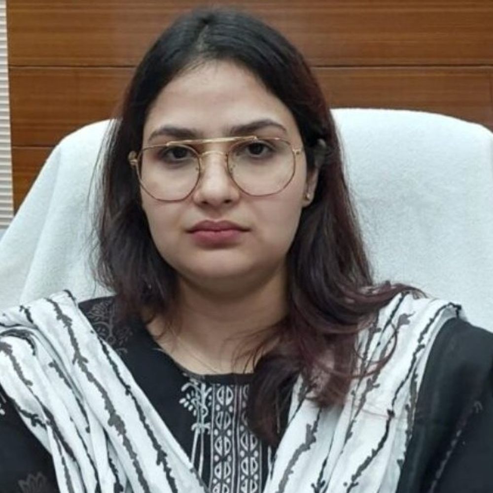 कविता मीणा बनीं हापुड़ की डीएम:अभिषेक पांडेय को लखनऊ भेजा गया, नई जिलाधिकारी जल्द संभालेंगी कार्यभार