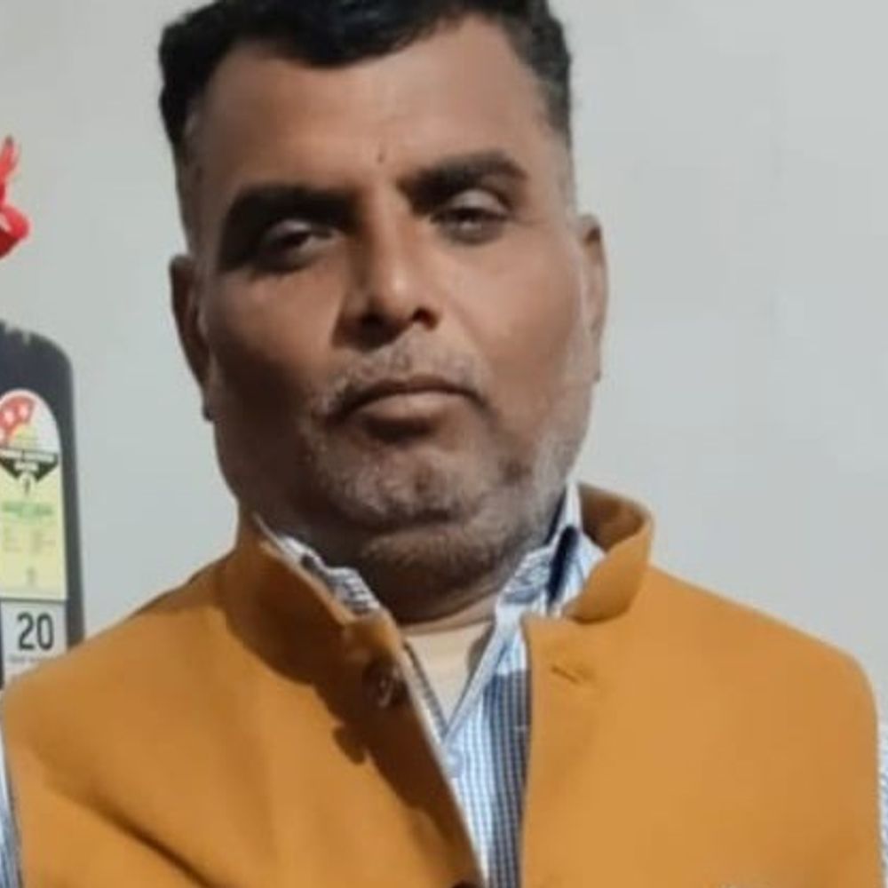 हाईटेंशन लाइन की चपेट में आने से किसान की मौत:कानपुर देहात के वैना गांव में ट्रॉली खाली करते समय हुआ हादसा