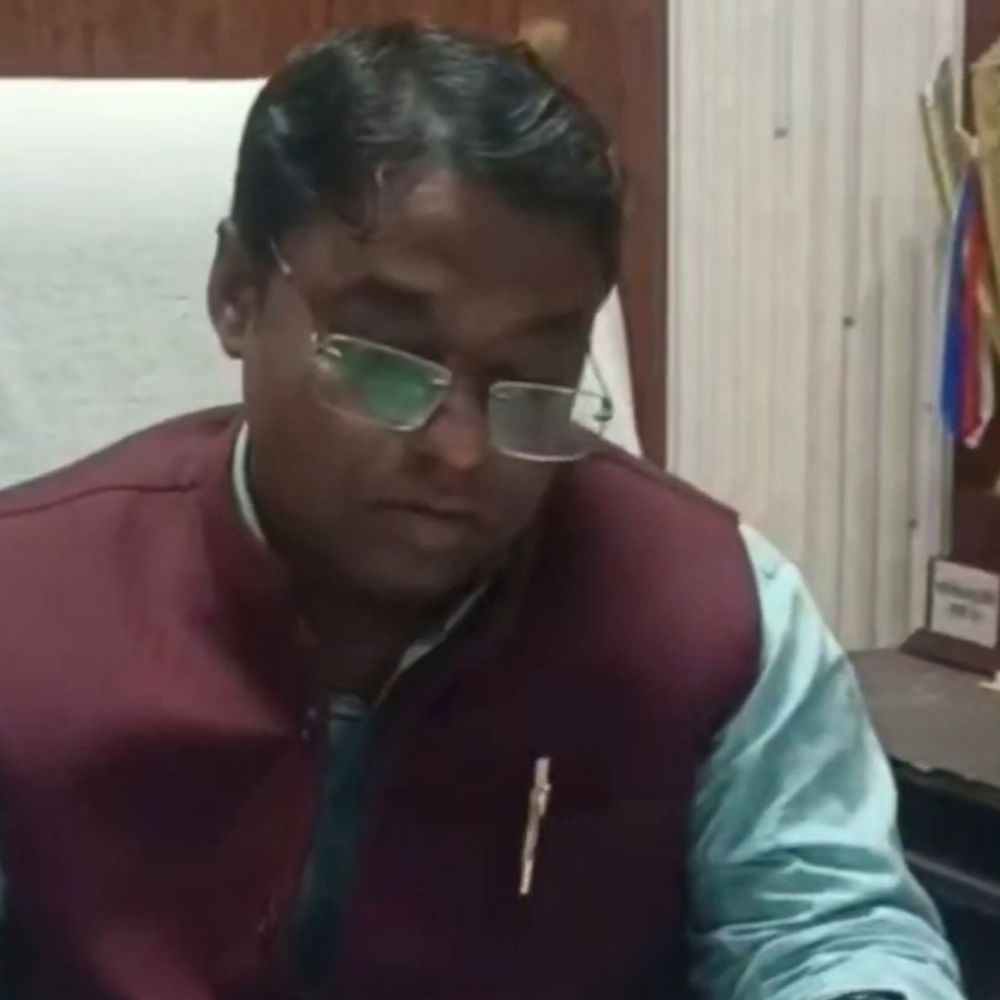 देवरिया में गर्मी से स्कूलों का समय बदला:सुबह 7.30 से 12.30 बजे तक चलेंगी कक्षाएं, डीएम ने जारी किए आदेश