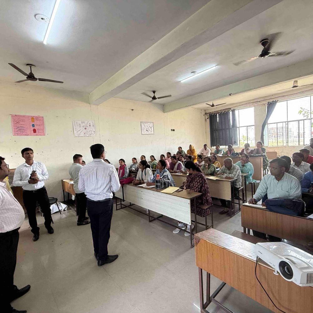 बुलंदशहर में 736 कर्मचारियों का जनगणना प्रशिक्षण शुरू:तीन दिवसीय कार्यक्रम में डेटा संकलन की ट्रेनिंग शुरू