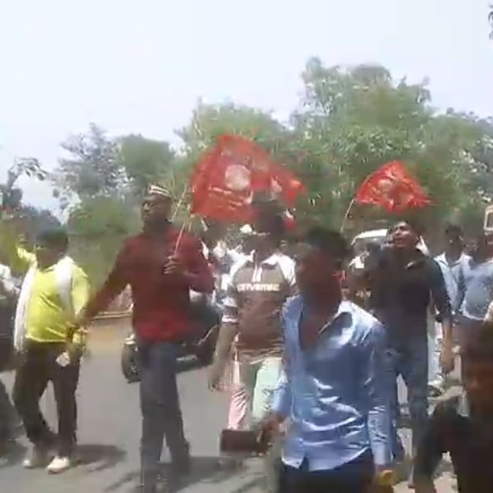 संतकबीरनगर में निषाद पार्टी के कार्यकताओं का विरोध जुलूस:मेंहदावल में एकतरफा कार्रवाई से नाराजगी, हमले और मारपीट की घटनाओं ने पकड़ा सियासी रंग