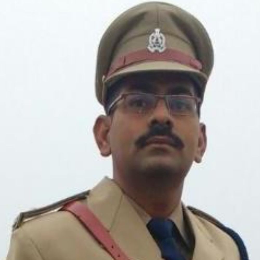 श्रावस्ती एएसपी मुकेश चंद्र उत्तम का तबादला:चंद्रकेश सिंह बने नए अपर पुलिस अधीक्षक, सालभर में मिली दूसरी जगह तैनाती