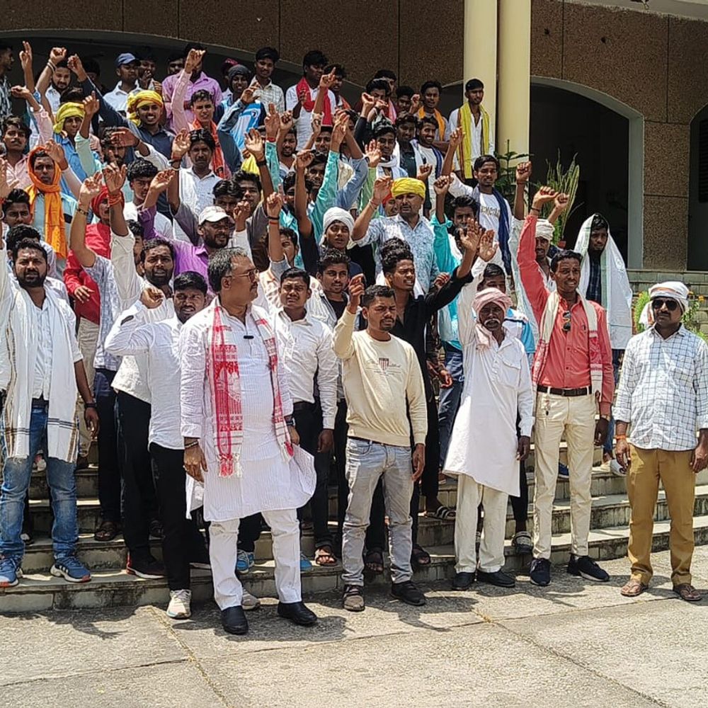 सोनभद्र में स्मार्ट मीटर के विरोध में प्रदर्शन:किसान-नौजवान संघर्ष मोर्चा ने पुराने मीटर लगाने की मांग की