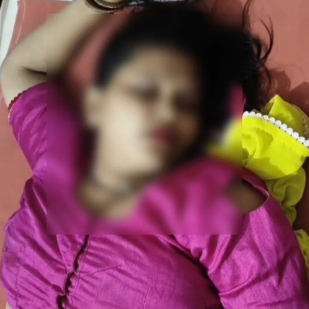 संभल में ट्रक ने बाइक को मारी टक्कर:पत्नी की मौत, पति घायल; बरेली से घर लौट रहे थे