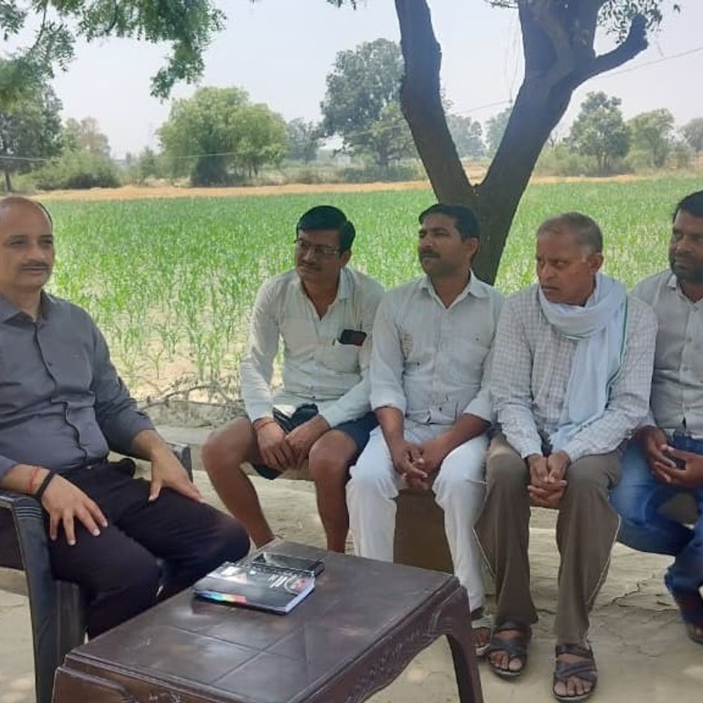 कन्नौज में ग्रीनफील्ड एक्सप्रेसवे के लिए भूमि अधिग्रहण शुरू:डीएम ने डडौना गांव में किसानों से किया संवाद, मुआवजे पर चर्चा