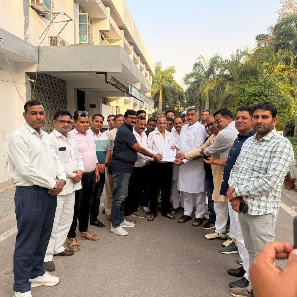 मेरठ में तारकोल महंगा, सड़क निर्माण प्रभावित:ठेकेदार संघ ने कार्य बहिष्कार का ऐलान किया