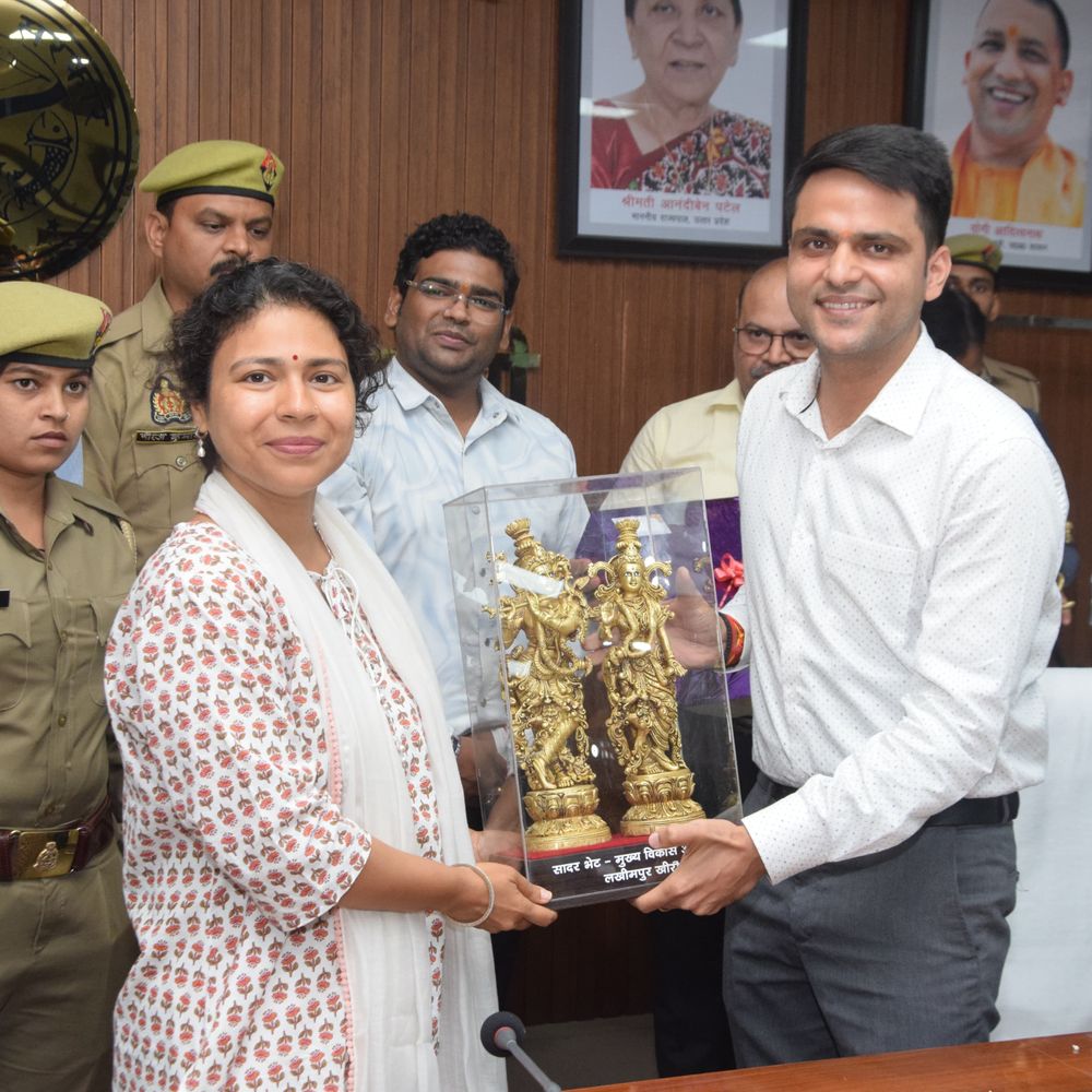 लखीमपुर में डीएम दुर्गा शक्ति नागपाल को विदाई:पदोन्नति पाकर देवीपाटन मंडल की आयुक्त पद पर तैनाती मिली