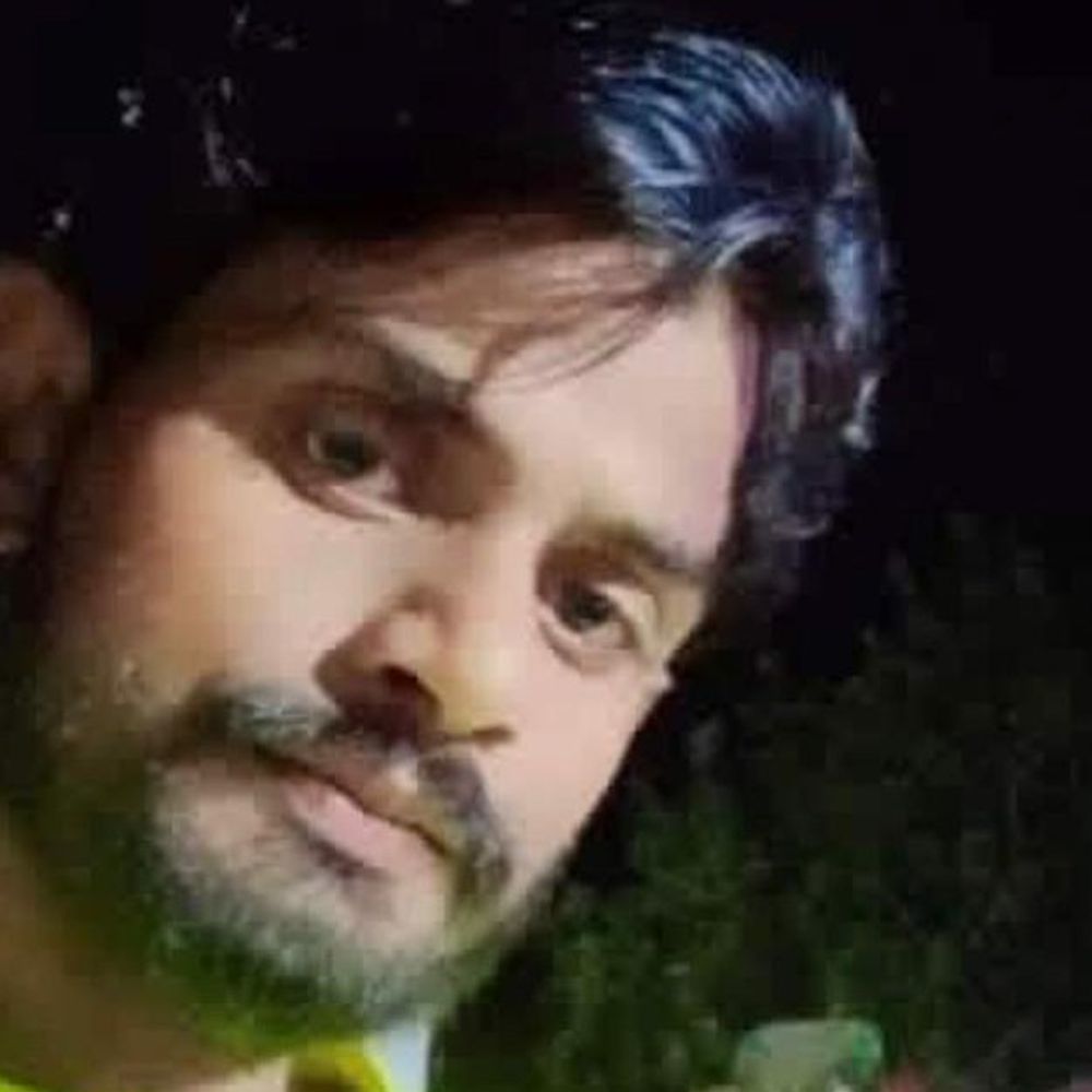 बस्ती में युवक की संदिग्ध परिस्थितियों में मौत:घर के बरामदे में पंखे से लटका मिला शव, अविवाहित था युवक