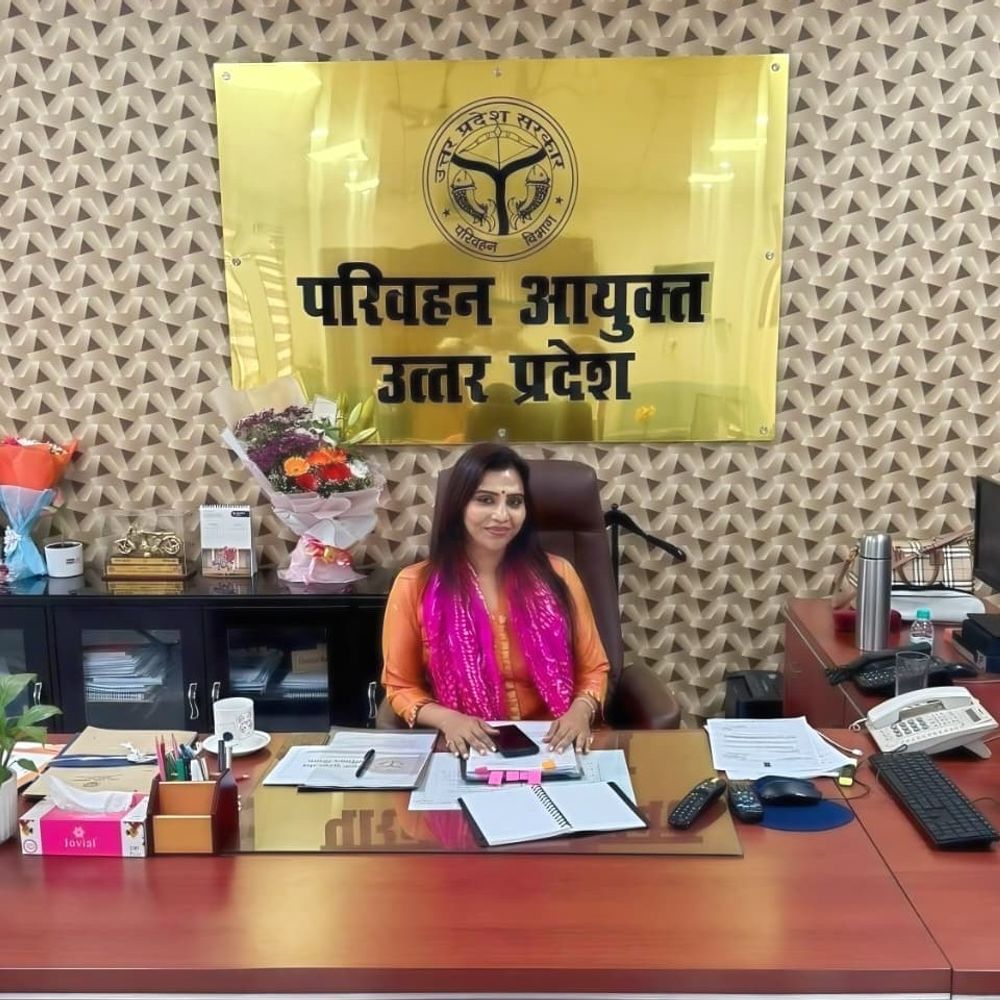 यूपी में 15 DM बदले,परिवहन आयुक्त किंजल सिंह को हटाया:आलोक कुमार से एमएसएमई छीना, यूपीपीसील के एमडी हटाए गए