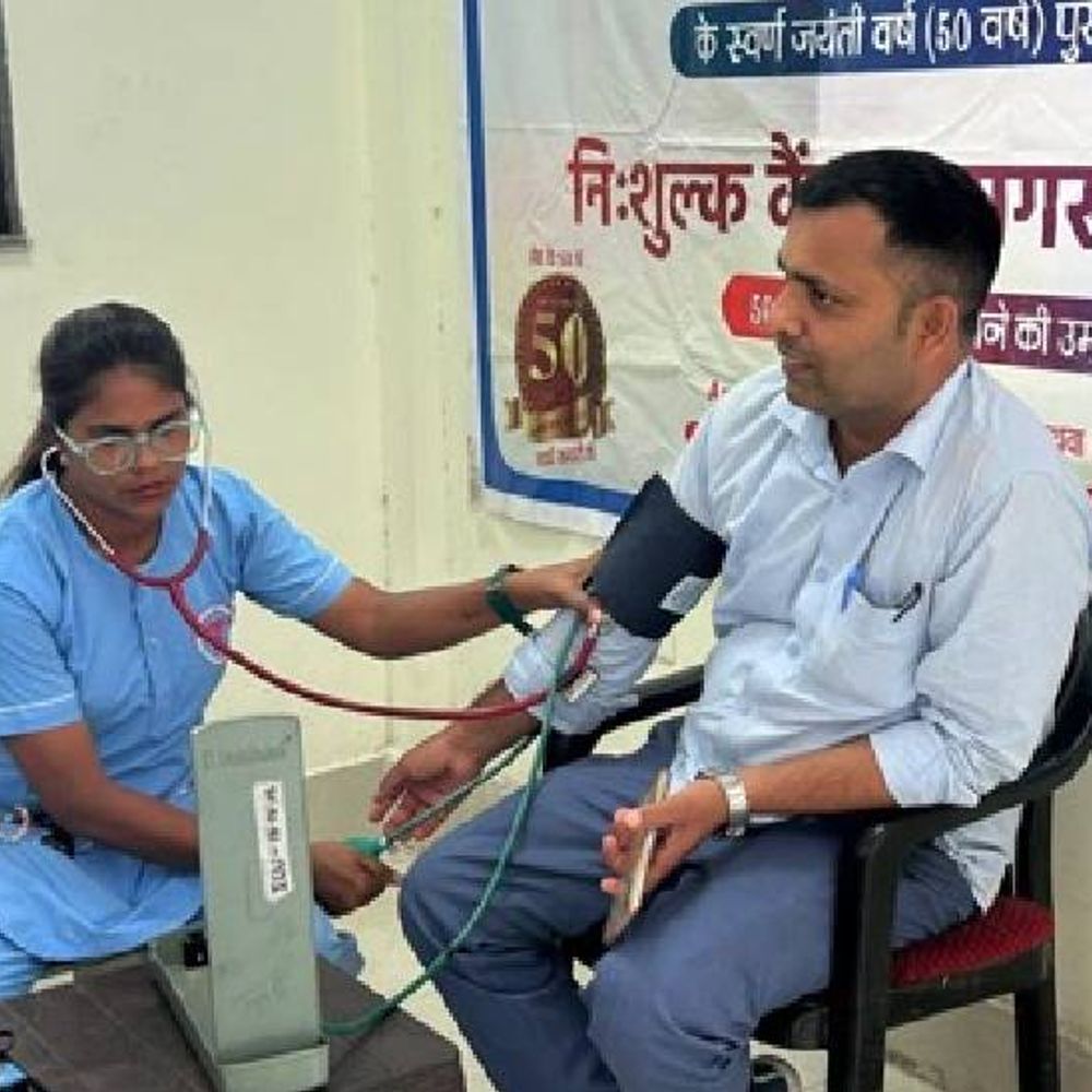रेलवे स्टेशनों पर होगा फ्री हेल्थ चेकअप:गोरखपुर में विशेष अभियान की शुरुआत, हर व्यक्ति तक पहुंचेगी सुविधा