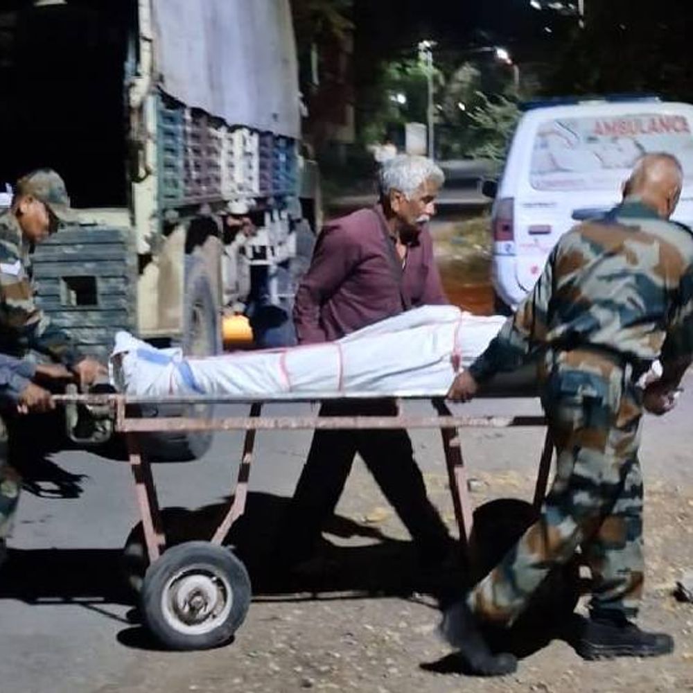 झांसी में आर्मी जवान ने गोली मारकर सुसाइड किया:ड्यूटी के दौरान राइफल गर्दन में सटाकर टिगर दबाया, कारण स्पष्ट नहीं हो पाया