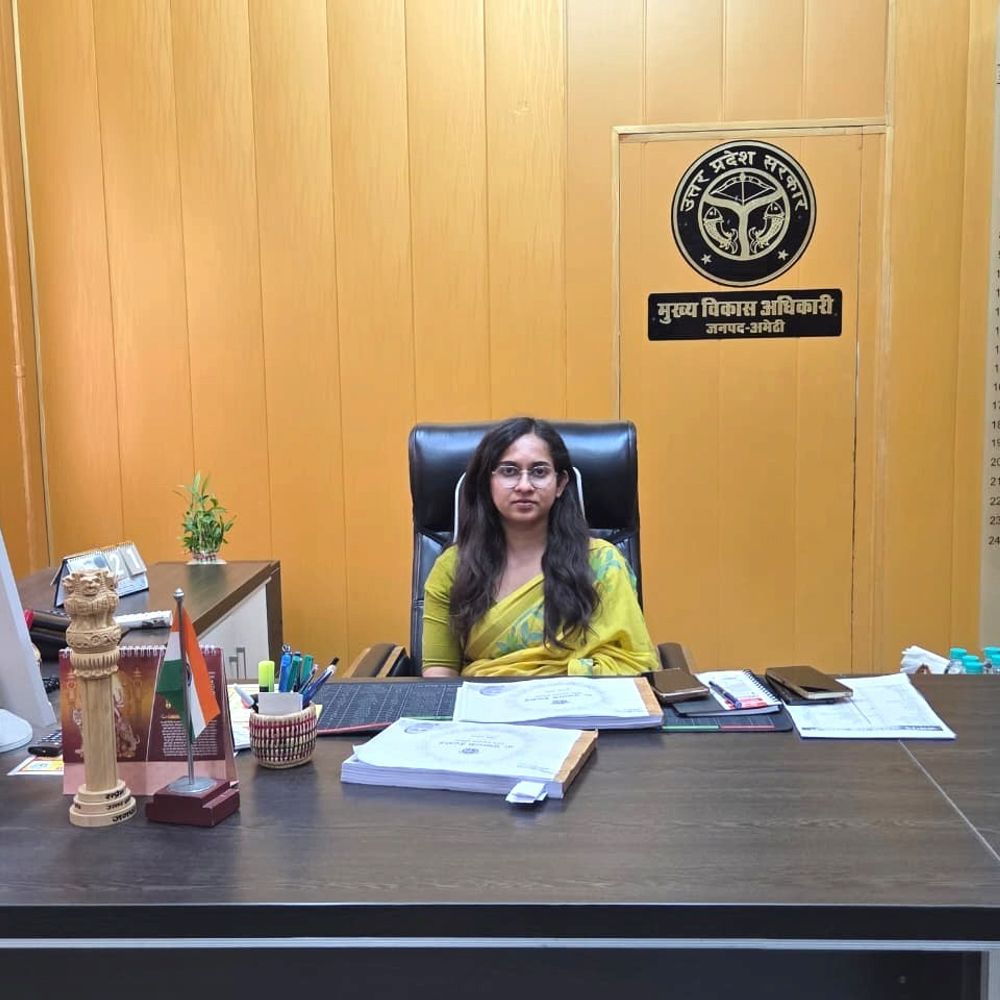 अमेठी में IAS पूजा साहू ने CDO का कार्यभार संभाला:विकासपरक और लाभार्थीपरक योजनाओं के प्रभावी क्रियान्वयन पर दिया जोर