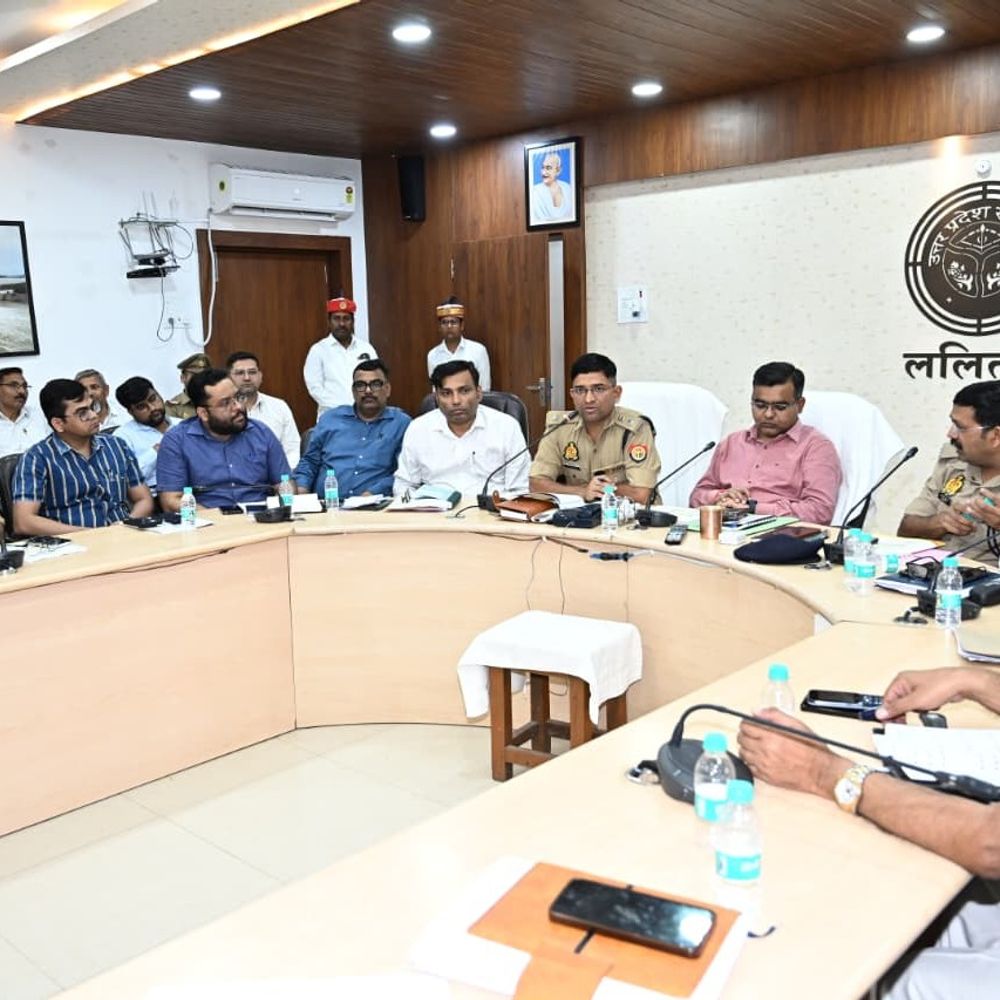 ललितपुर में होमगार्ड एनरोलमेंट परीक्षा की तैयारी पूरी:8 केंद्रों पर 25 से 27 अप्रैल तक होगी परीक्षा, सीसीटीवी से होगी लाइव निगरानी