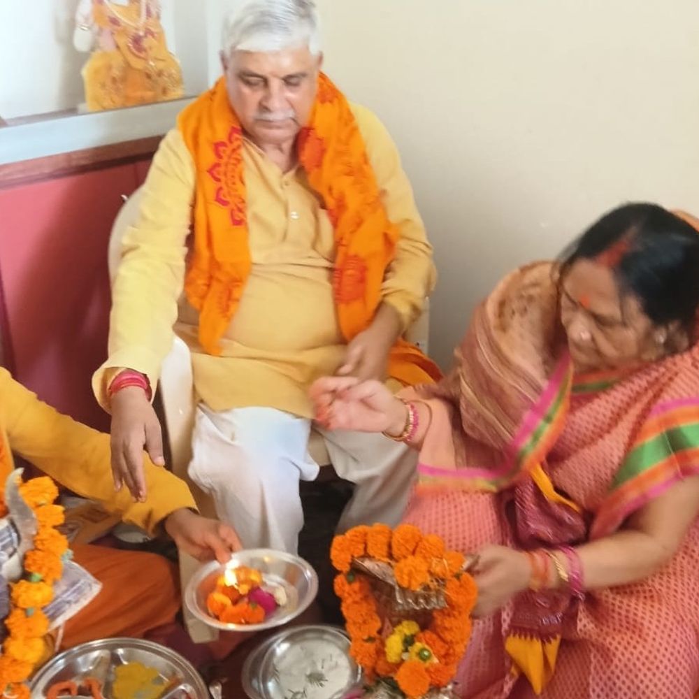 गायत्री शक्तिपीठ में प्रगेश्वर महादेव का वार्षिकोत्सव:लखनऊ के गोमती नगर में रुद्राभिषेक और भंडारे का आयोजन