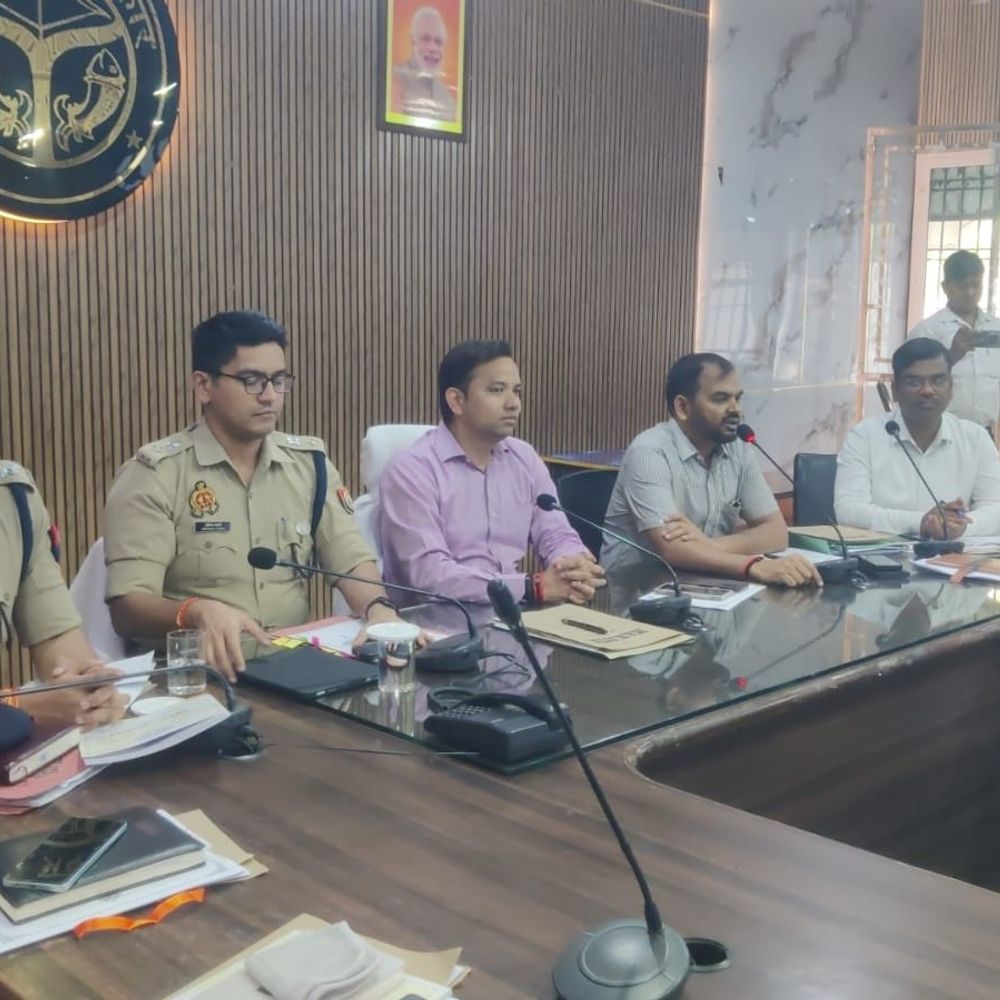 भदोही में होमगार्ड भर्ती परीक्षा की तैयारियां पूरी:डीएम-एसपी ने दिए सख्त निर्देश, 14,976 अभ्यर्थी होंगे शामिल