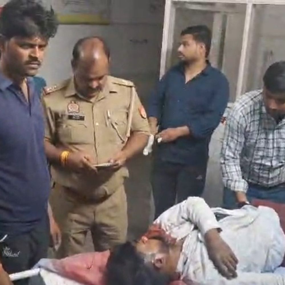 संभल में अज्ञात वाहन ने बाइक को मारी टक्कर:युवक की मौत, गंगा एक्सप्रेस-वे सर्विस रोड पर हुआ हादसा, सीसीटीवी खंगाल रही पुलिस