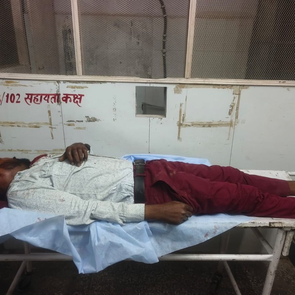 अज्ञात वाहन की टक्कर से बाइक सवार युवक की मौत:संभल-बहजोई मार्ग पर गंगा एक्सप्रेसवे के पास हुआ हादसा