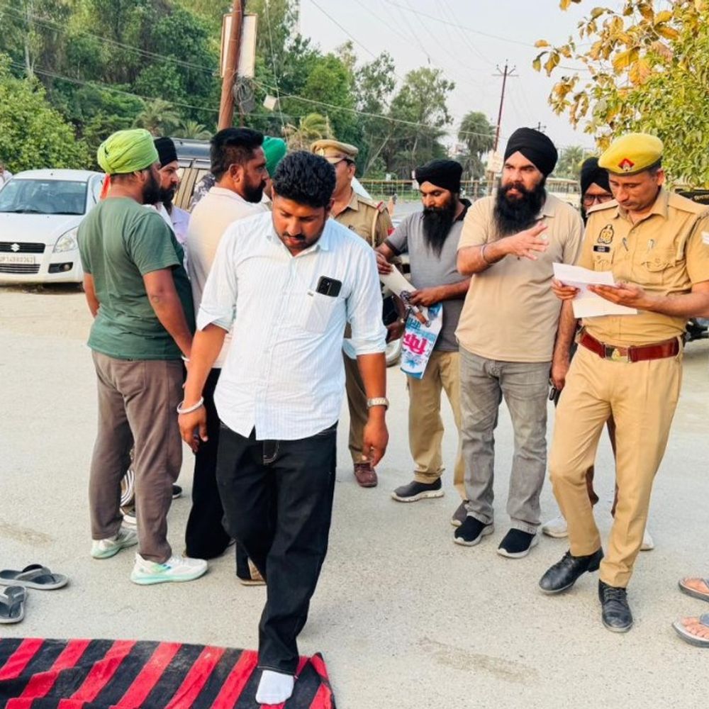 रामपुर में किसान से मारपीट में दांत टूटे,थाने पर धरना:हाईवे जाम करने की चेतावनी, पुलिस ने जांच कर कार्रवाई दिया भरोसा