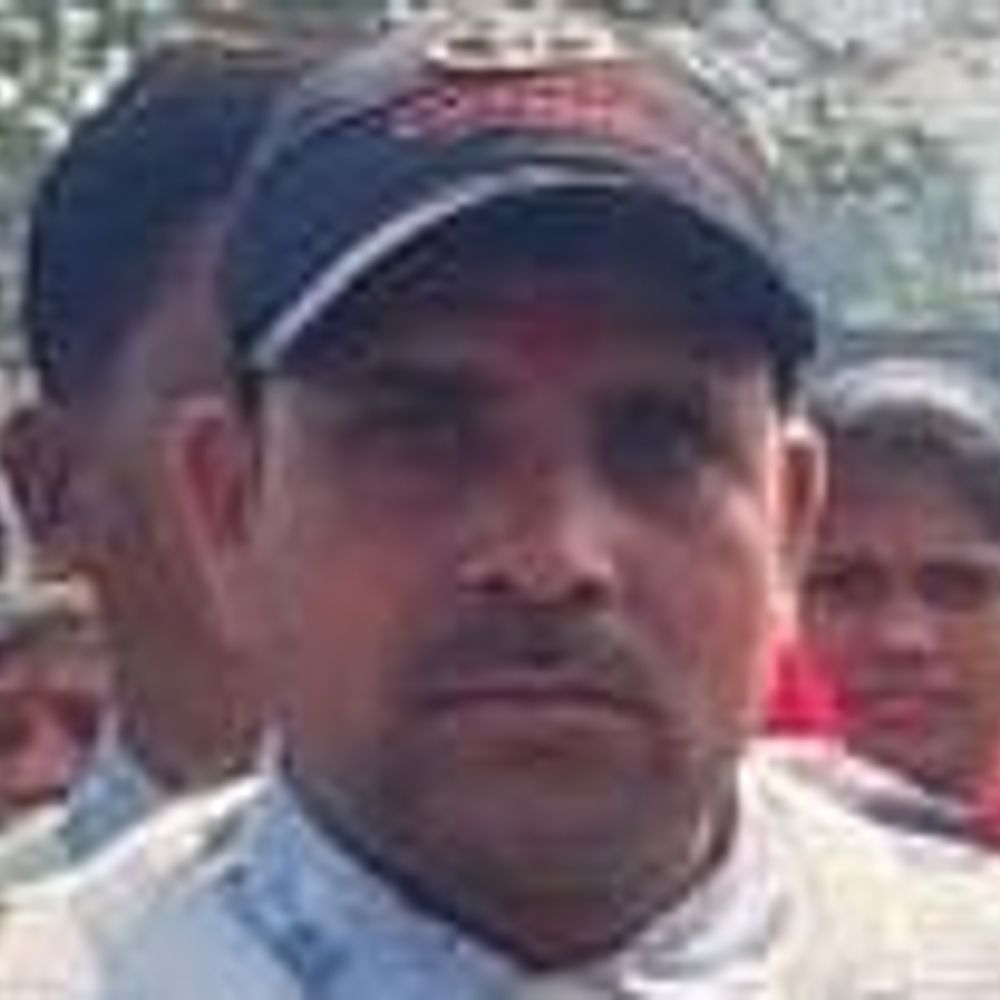 पीलीभीत में करंट लगने से संविदा कर्मी की मौत:खेत पर मोटर ठीक करते समय हादसा, परिवार में कोहराम