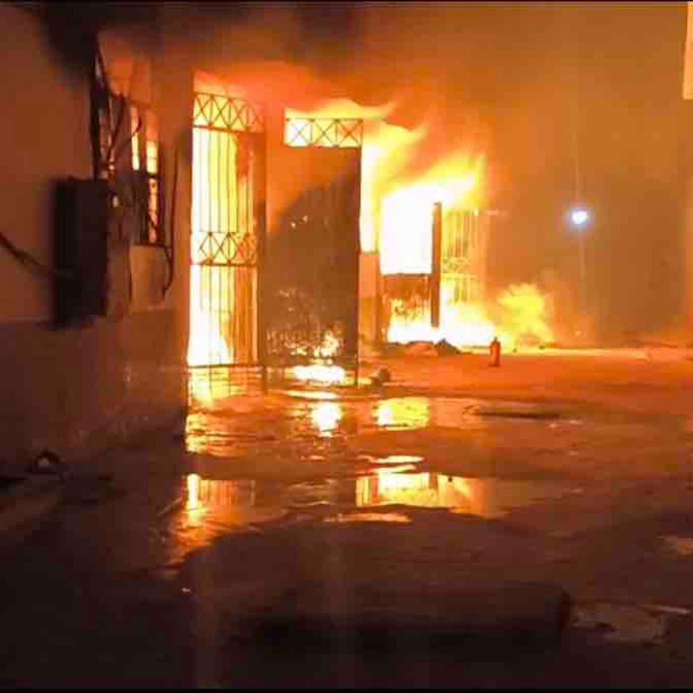 कानपुर में चमड़ा फैक्ट्री में भीषण आग:  शॉर्ट सर्किट से हादसा, दमकल की दो गाड़ियां पहुंचीं – Kanpur News