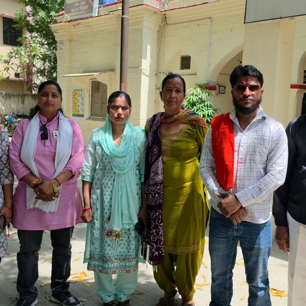 युवती पर ब्लैकमेलिंग का आरोप, 4.5 लाख की उगाही:झूठे केस में फंसाने की धमकी, दंपति ने SSP से लगाई गुहार