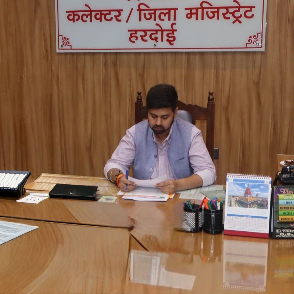 हरदोई में मांगलिक आयोजनों के लिए दो कमर्शियल सिलिंडर अनिवार्य:4,800 रुपए जमानत, रेट अलग; 300 परिवारों को सुविधा