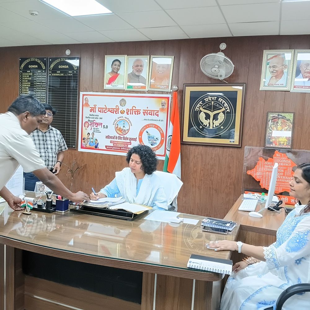 दुर्गा शक्ति नागपाल ने संभाला देवीपाटन मंडल आयुक्त का कार्यभार:विकास कार्यों को बताया प्राथमिकता, कहा- धार्मिक और विकास की दृष्टि से ये मंडल प्रदेश में महत्वपूर्ण