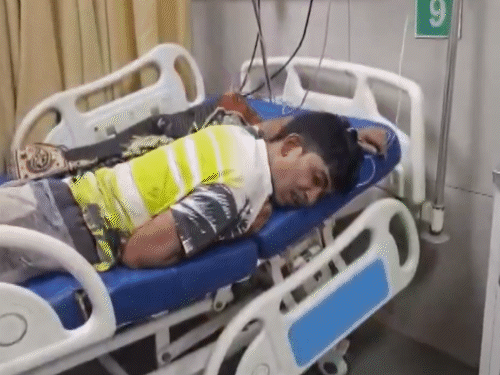 गुजरात में फूड पॅाइजनिंग से 200 लोग बीमार:  59 को अस्पताल में भर्ती, शादी में आम का जूस पीने के बाद लोगों की तबीयत बिगड़ी