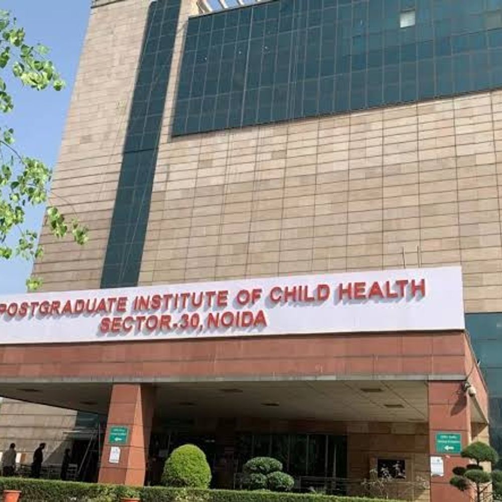 'मम्मी-पापा मैं अच्छा बेटा नहीं बन सका':नोएडा में सुसाइड नोट लिखकर छात्र ने सुसाइड किया, लैब टेक्नीशियन का कोर्स कर रहा था