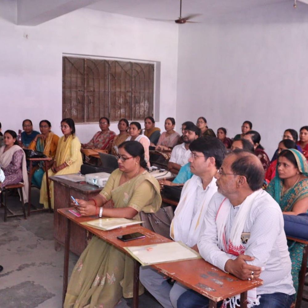 जौनपुर डीएम ने जनगणना प्रशिक्षण का निरीक्षण किया:जनगणना में शत-प्रतिशत शुद्धता और सावधानी बरतने के दिए निर्देश