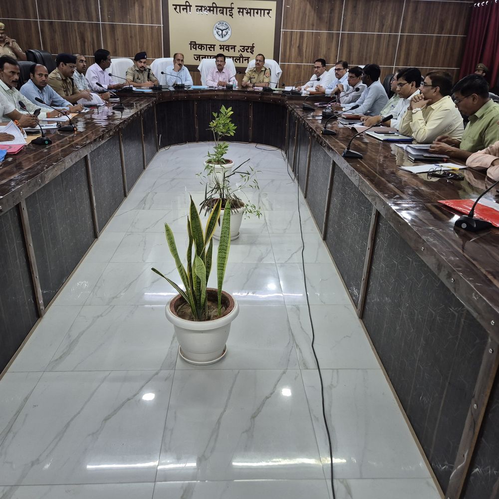 जालौन में होमगार्ड भर्ती परीक्षा को लेकर प्रशासन अलर्ट:डीएम-एसपी ने अधिकारियों को दिया प्रशिक्षण, 9 केंद्रों पर होगा एग्जाम