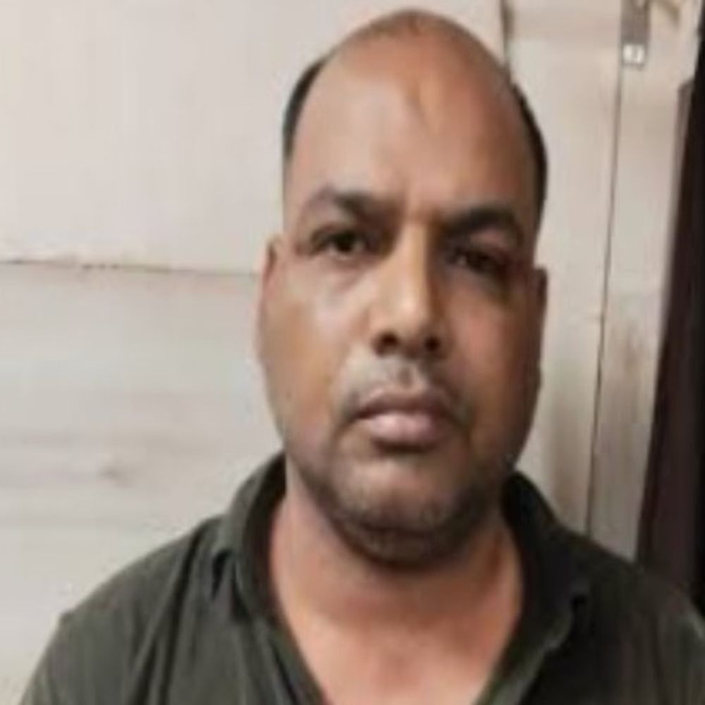 अमित मरिंडा-वंश सचदेवा को बी वारंट पर लायी मेरठ पुलिस:गैंगस्टर समेत दो मामलों में मेरठ से चल रहे थे वांछित, कोर्ट ने जेल भेजा