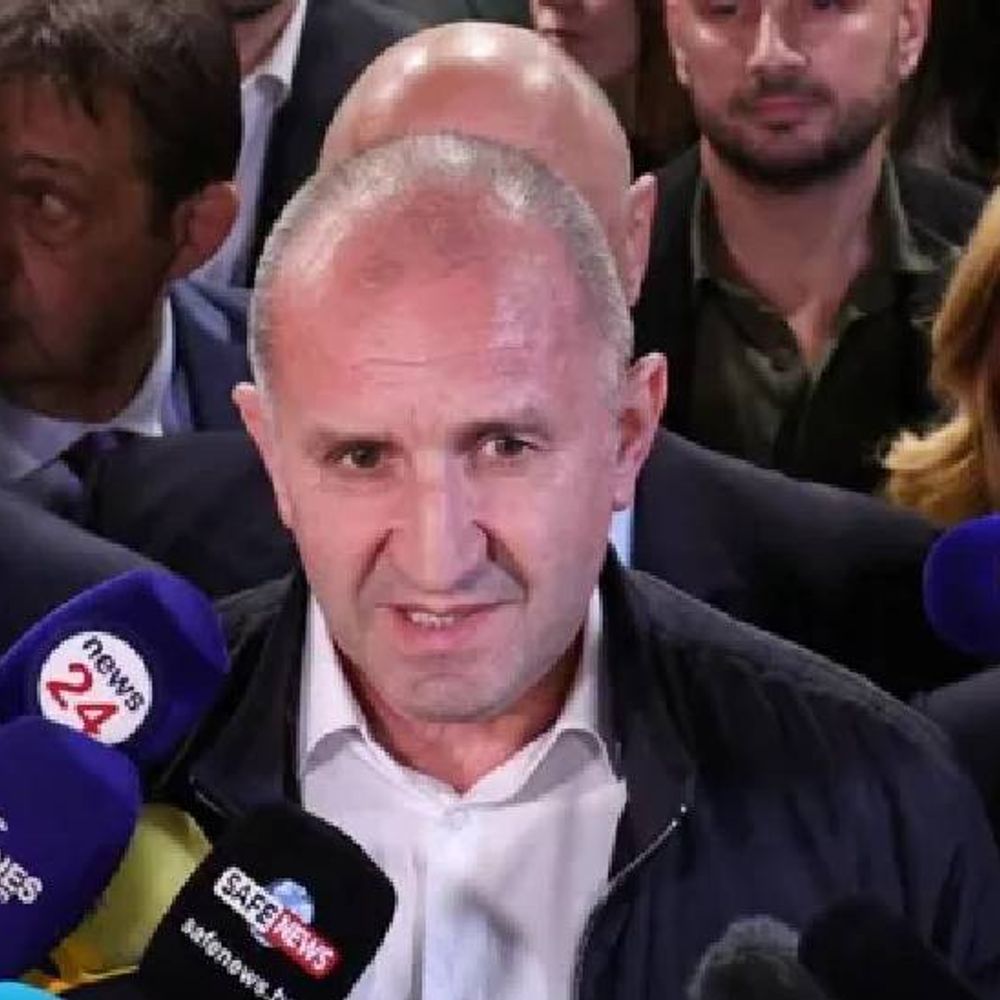 फाइटर जेट उड़ाने के शौकीन रूमेन ने चुनाव जीता:बुल्गारिया के नए पीएम 62 की उम्र में पुश-अप्स लगाते हैं; वायुसेना प्रमुख भी रहे