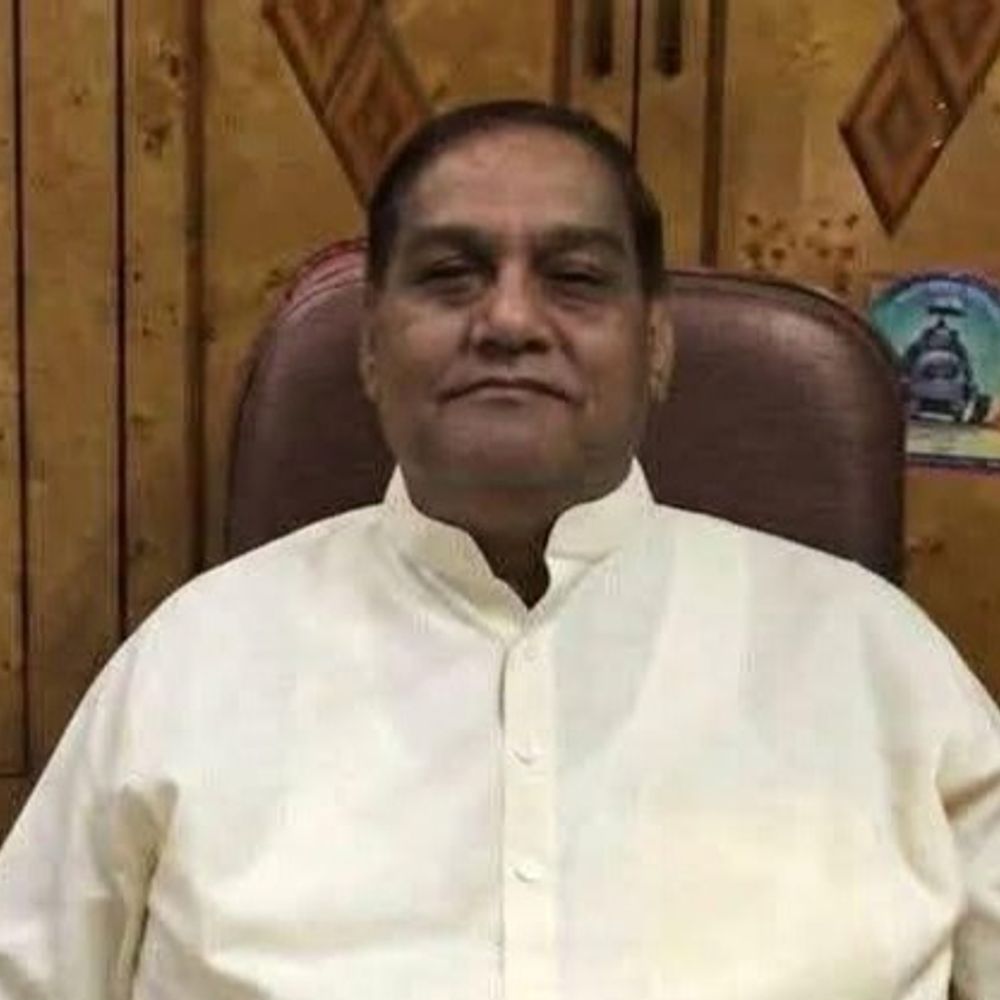 अलीगढ़ मेयर के पिता सेठ रमेश चंद्र सिंघल का निधन:बड़े हार्डवेयर निर्यातक रहे, PM मोदी के साथ साझा कर चुके थे मंच