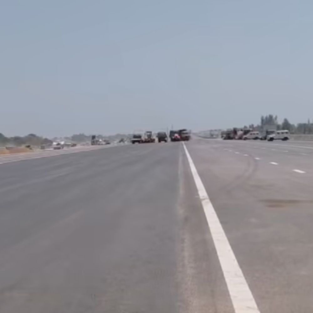 हरदोई में गंगा एक्सप्रेस-वे के उद्घाटन से पहले ट्रैफिक डायवर्ट:23 और 28-29 अप्रैल को भारी वाहनों के लिए विशेष व्यवस्था