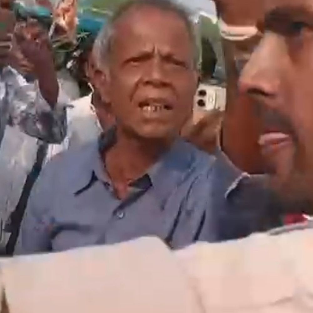 स्थानीय लोगों ने पुलिस पर किया हमला, वीडियो वायरल:  नवादा में मैजिक ड्राइवर गिरफ्तार, बोला- सिपाही ने मेरे साथ की थी बदसलूकी – Nawada News