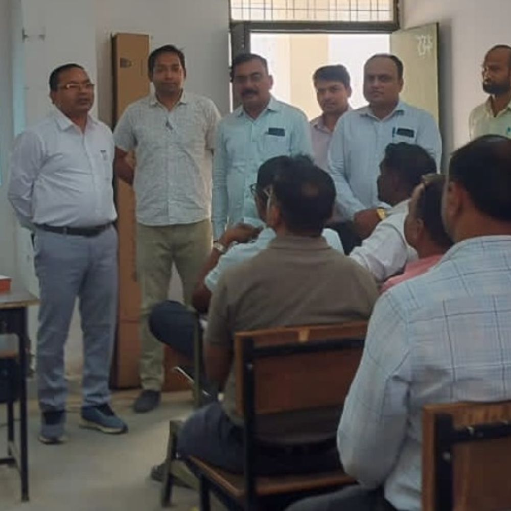 देवरिया में जनगणना की मॉक सर्वे से परखी गई तैयारी:फील्ड ट्रेनरों को कराया गया हाउस लिस्टिंग का अभ्यास