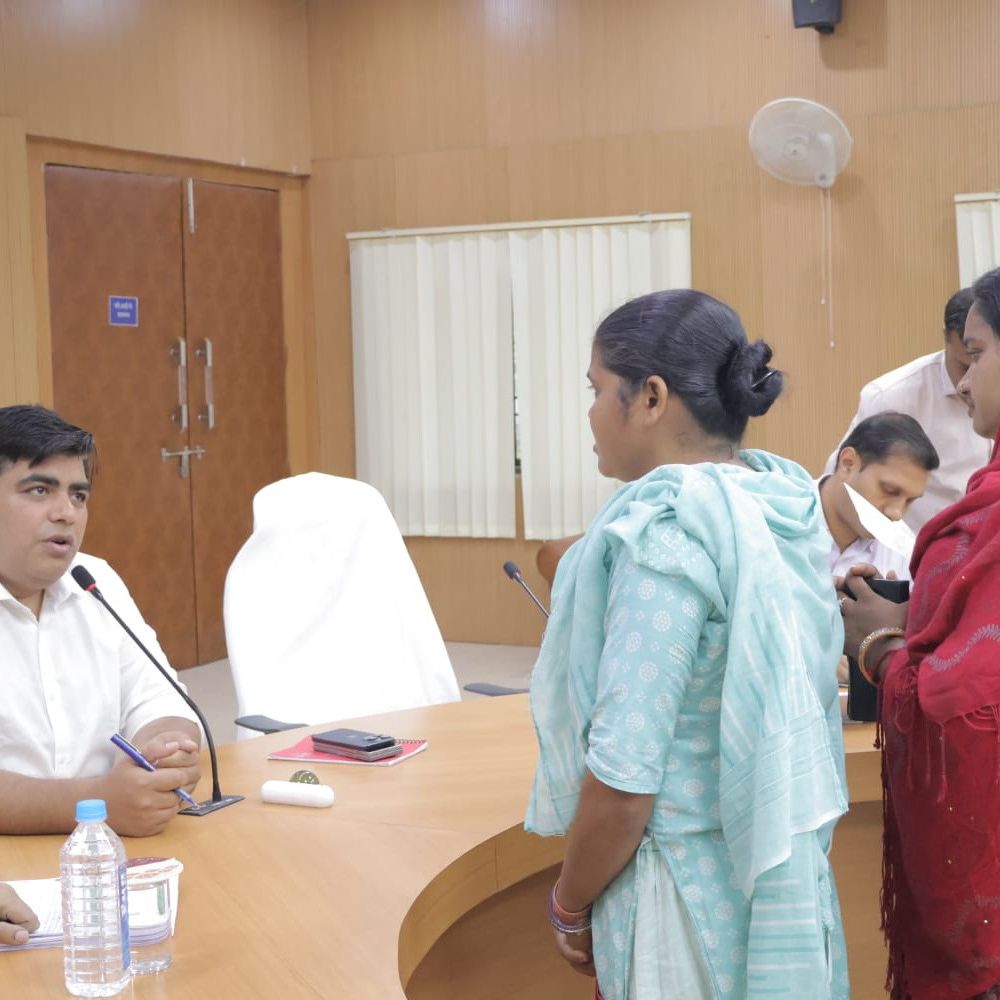 राजस्व कार्यों में लापरवाही और भू-अभिलेखों में हेराफेरी:  कोरबा कलेक्टर ने पटवारी को किया सस्पेंड, रकबा बदलने का आरोप – Korba News