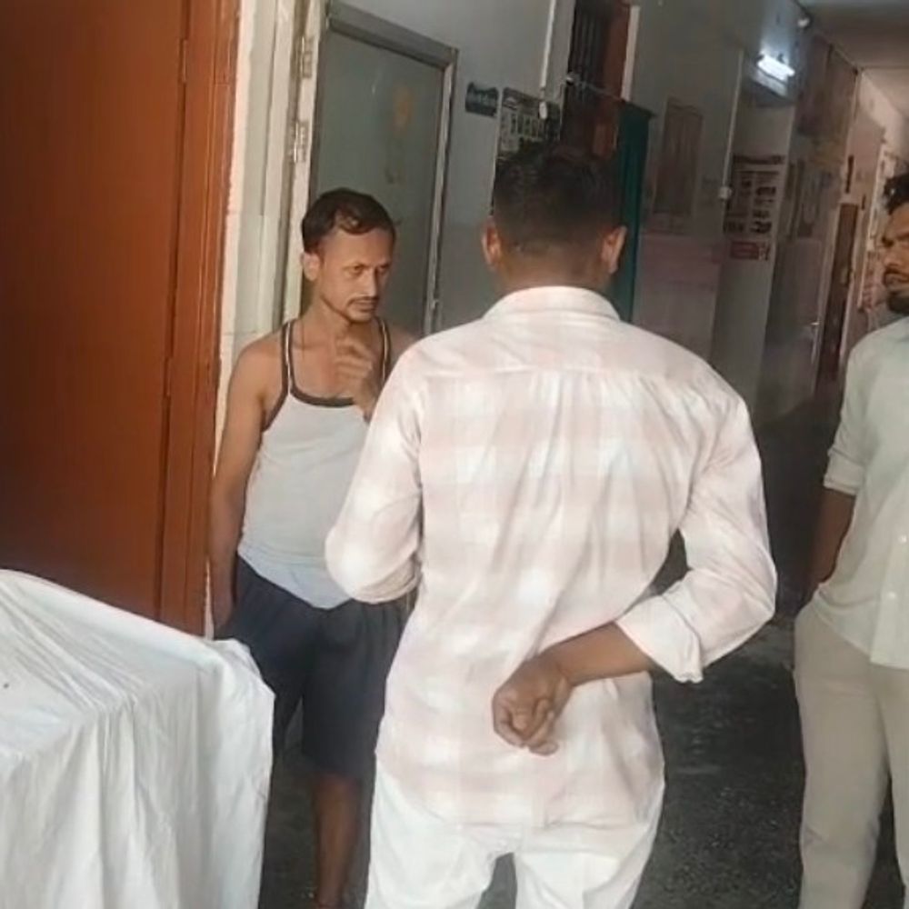 कौशांबी में हादसे में जीजा की मौत, साला गंभीर:  काम निपटाकर वापस घर लौट रहे थे, बाइक पेड़ से टकराई – Kaushambi News