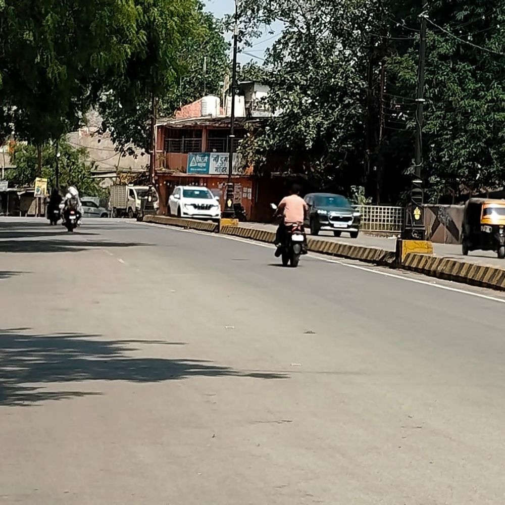 रायगढ़ में 44 डिग्री सेल्सियस तापमान:सुबह 8 बजे से चुभ रही धूप, दोपहर में सूनी सड़कें; हफ्तेभर हीटवेव जैसे हालात