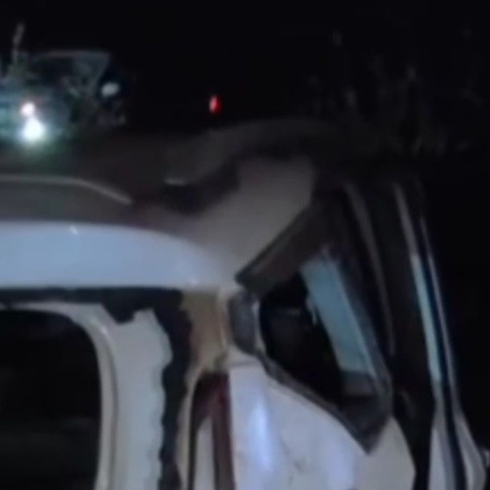 सिवनी में टायर फटने से मारुति XL6 पलटी:चालक गंभीर घायल, जबलपुर रेफर; घंसौर से बरगी की ओर जा रहा था