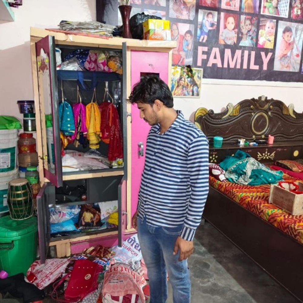 शाहजहांपुर के खुटार में दो घरों में चोरी:लाखों के जेवर और नकदी ले उड़े चोर, रात्री गश्त पर उठे सवाल