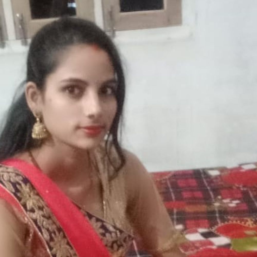 गोरखपुर में कमरे में फंदे से लटकी मिली विवाहिता:22 दिन पहले मुंबई से ससुराल लौटी थी, 15 माह की बच्ची बगल के कमरे में थी