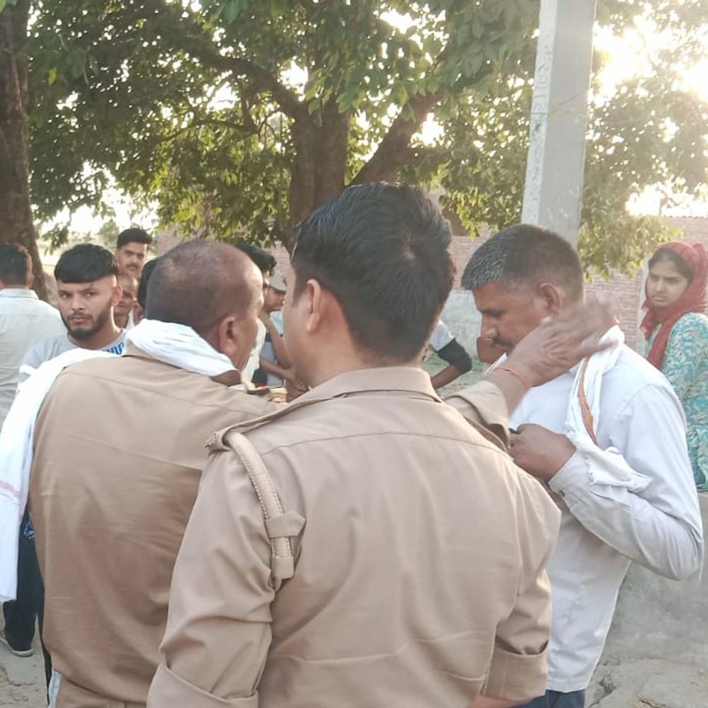 14 साल के किशोर का बाल विवाह रुकवाया:एटा में चाइल्ड हेल्पलाइन टीम ने सूचना पर पहुंचकर सफल रेस्क्यू किया