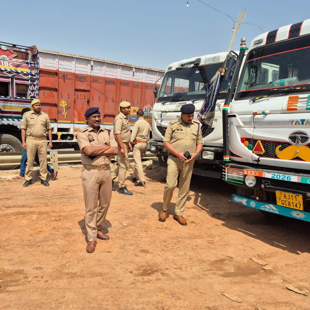 इटावा में अवैध खनन, ओवरलोड पर प्रशासन ने कार्रवाई की:208 वाहनों के चालान, 38 ट्रक-डंपर सीज; 47 लाख का वसूला जुर्माना