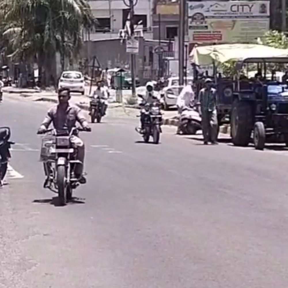 धार में दोपहर 12 बजे तक ही लगेंगे स्कूल:पारा 42 डिग्री पहुंचा; प्रशासन का आदेश- सुबह 7 से लगेंगी कक्षाएं