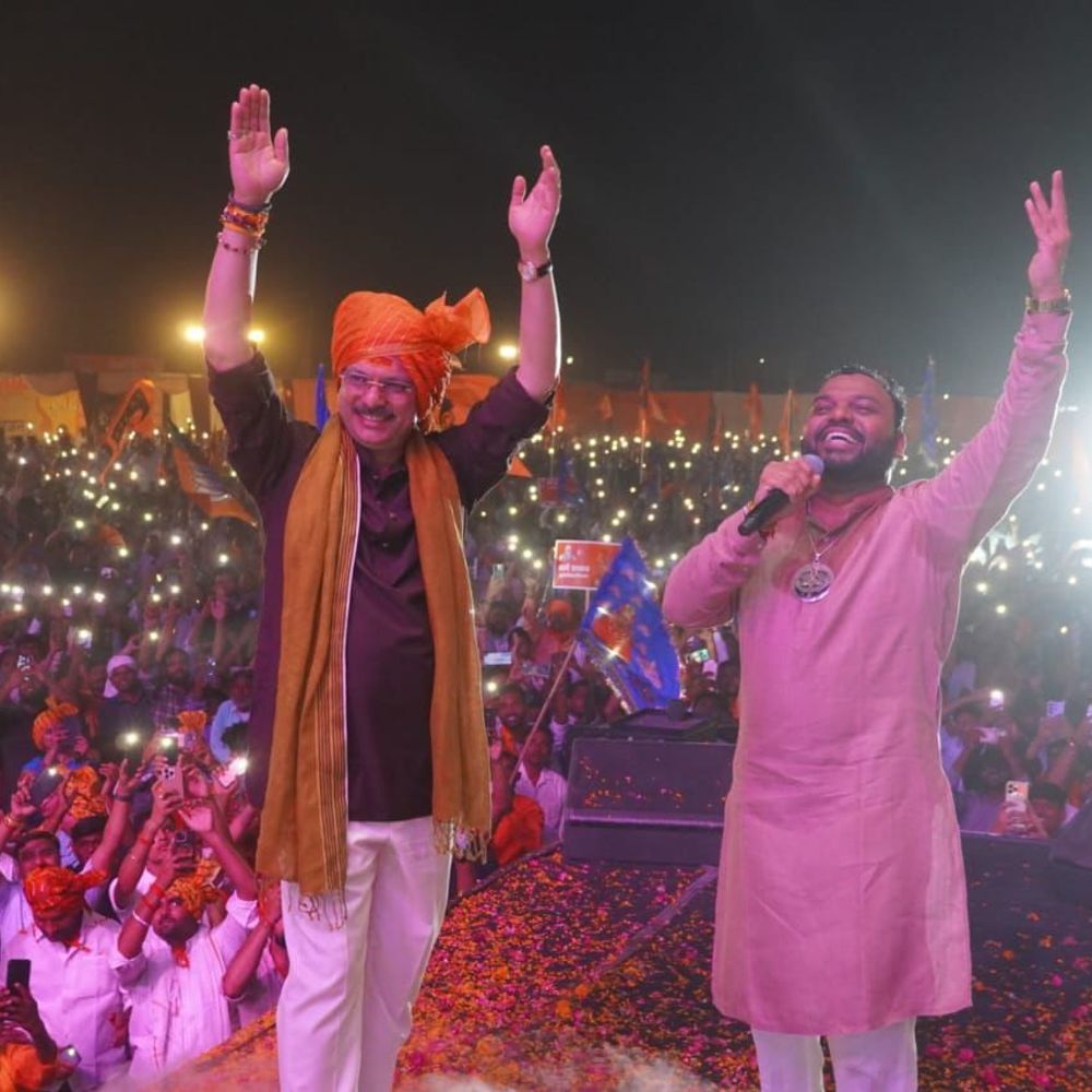 लखनऊ सरोजनीनगर में धर्म उत्सव, भजन संध्या:कन्हैया मित्तल के भजनों पर झूमे 15 हजार श्रद्धालु