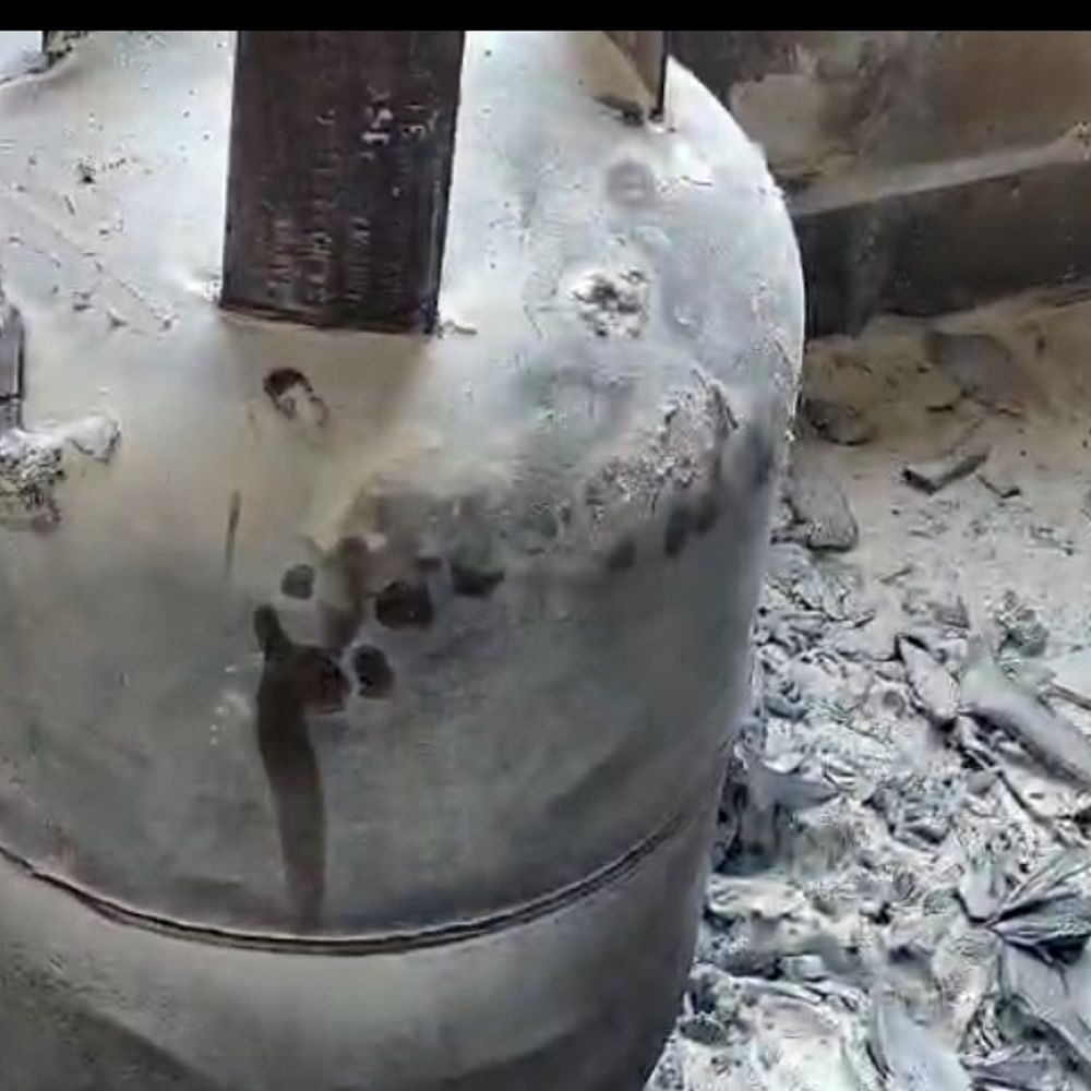 मुरादाबाद अपार्टमेंट की चौथी मंजिल पर आग:पूरे फ्लोर पर धुआं भर गया, अपार्टमेंट में रहने वाले लोगों में हड़कंप; दमकल ने बुझाई